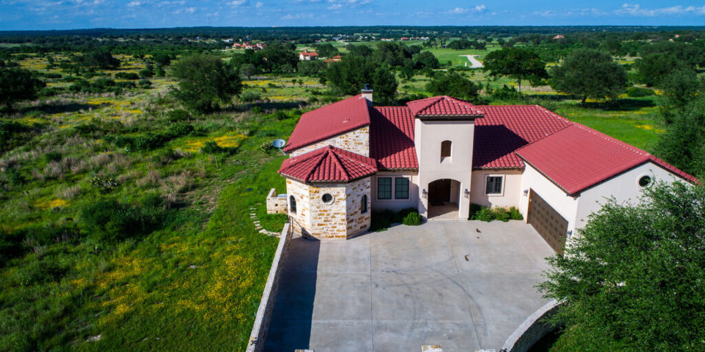 Should I Wait for Mortgage Interest Rates to Drop Before Buying a House in North Texas?